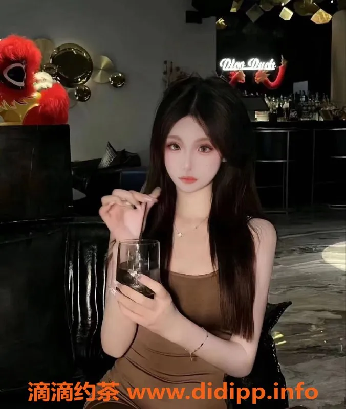 广州楼凤-荔湾傲娇美，嫩妹体验只需1000