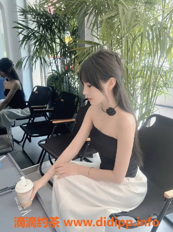 杭州spa会所-上城区清纯美女165，身材诱人双飞体验