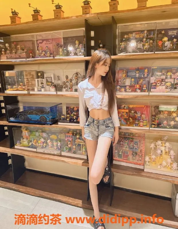 深圳楼凤-南山冉冉18岁嫩妹，168cm 45kg千元档服务