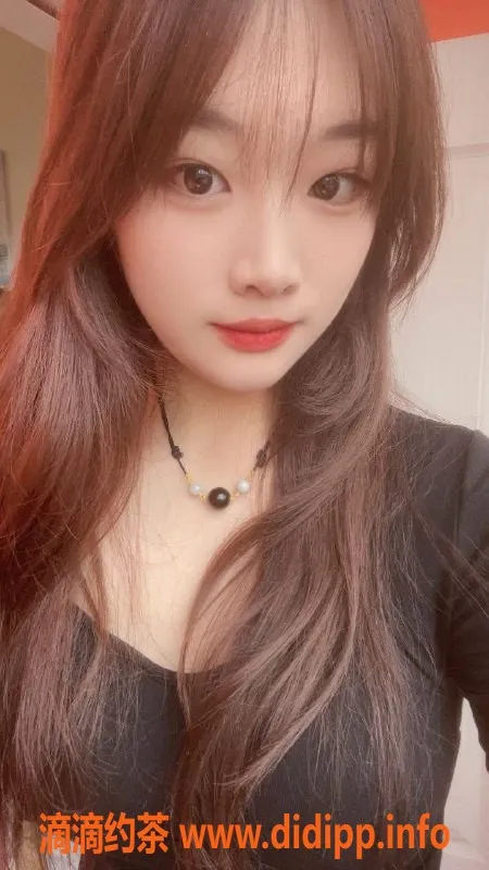 广州楼凤-天河嫩妹小曦月，600元让你体验