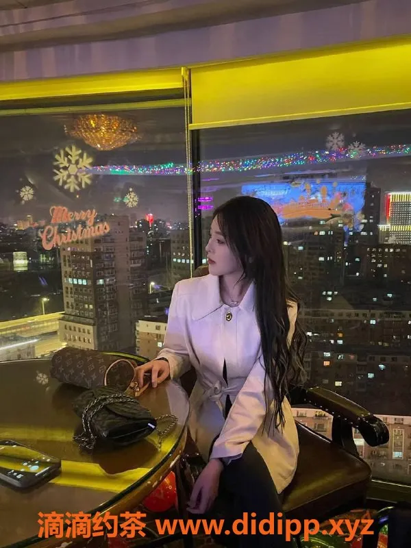 深圳楼凤-深圳南山长腿美女诗子，1300起，享舌吻服务！