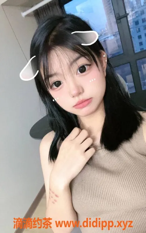 深圳楼凤-龙华慧慧，800元制服丝袜诱惑等你体验