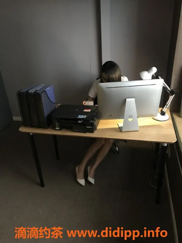 深圳楼凤-极品花魁雪铜雀，超高颜值情景Spa