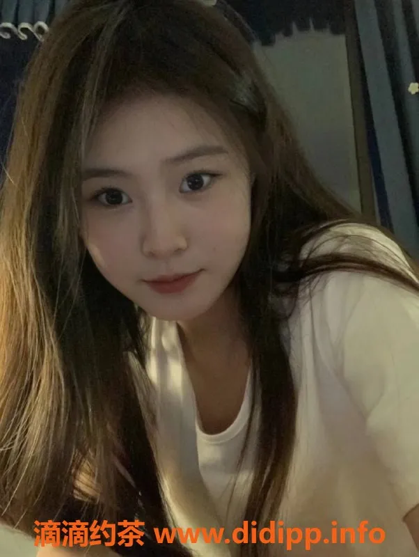 广州楼凤-天河嫩妹兔兔，视频验证，700元约哦！