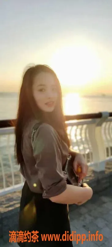 深圳楼凤-龙华性感风骚九二 25岁 38D 胸围只需400元