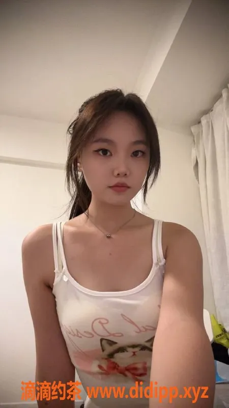 广州楼凤-海珠嫩妹可欣，视频验证800元享受服务