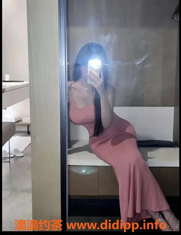 杭州楼凤-23岁菲儿，皮肤白皙，168cm大长腿等你来玩！