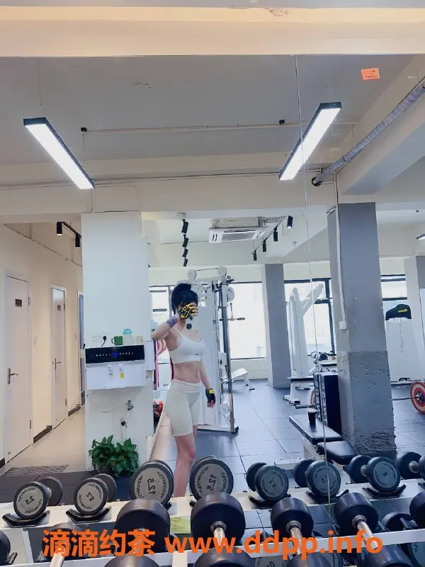 杭州上门服务-小野，175cm 性感联系人，特长健身与聊天，价格优惠