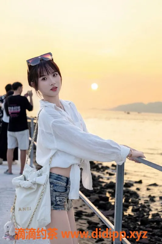 深圳楼凤-深圳罗湖琪琪，1600元上门服务，陪你体验鸳鸯浴