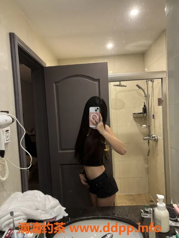 深圳楼凤-龙华小羊，800元体验舌吻与调情服务