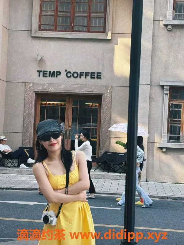 深圳楼凤-龙华林林，性感制服丝袜服务，1200元起