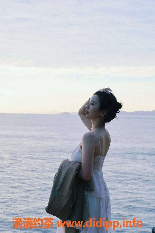 杭州楼凤-上海小静崽，166cm，92斤美少女在校生