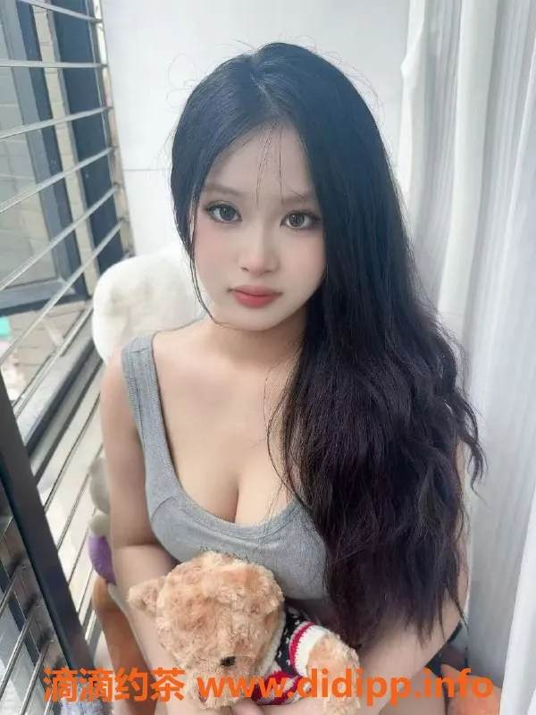 广州楼凤-海珠嫩妹映雪，8P服务大胸长腿等你体验