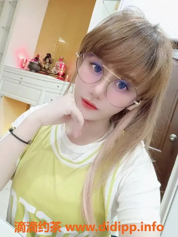 深圳楼凤-罗湖Vivi：800元视频验证，超棒体验等你来！