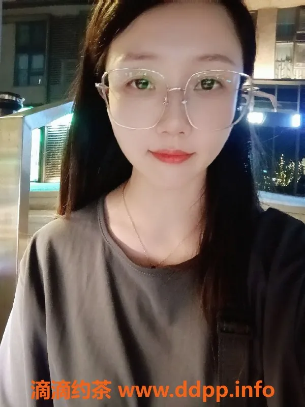 杭州楼凤-安娜，上城区火辣美女，170高105重，26岁真胸服务