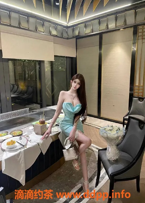 广州楼凤-天河卡琳娜：20P大胸御姐等你来约