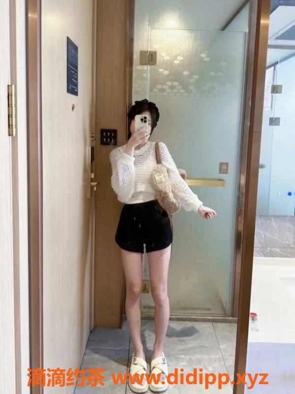 广州楼凤-白云小樱 19岁 36D 情趣诱惑服务