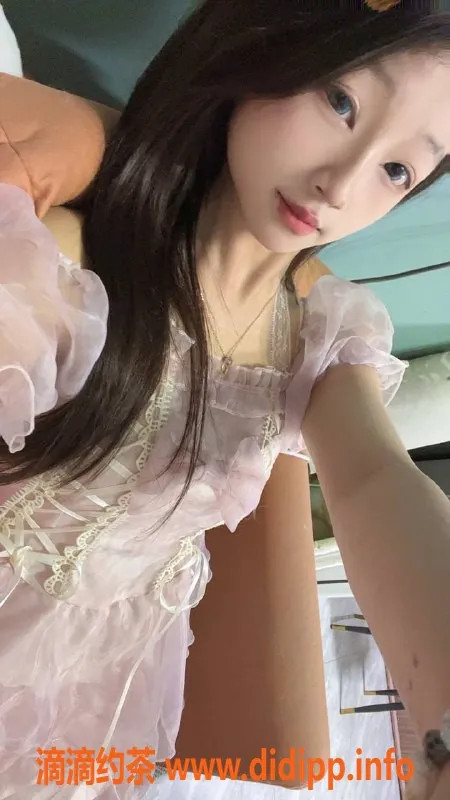 深圳楼凤-宝安霞霞，1200元起，丝袜制服服务