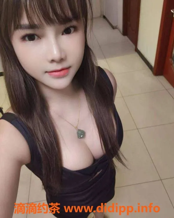 福州楼凤-福州台江乐乐，25岁，课费700元，颜值6分