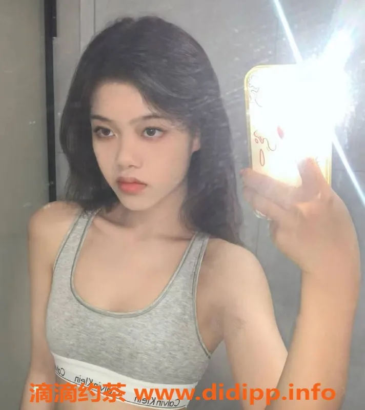 成都楼凤-成都嫩妹冰冰，162cm匀称身材，600元超值体验