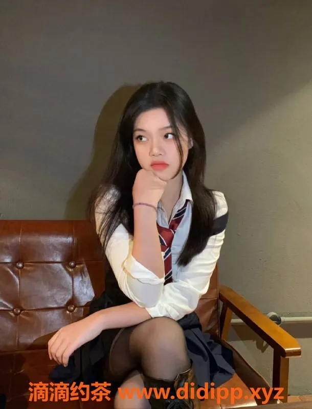 成都楼凤-成都嫩妹冰冰，162cm匀称身材，600元超值体验