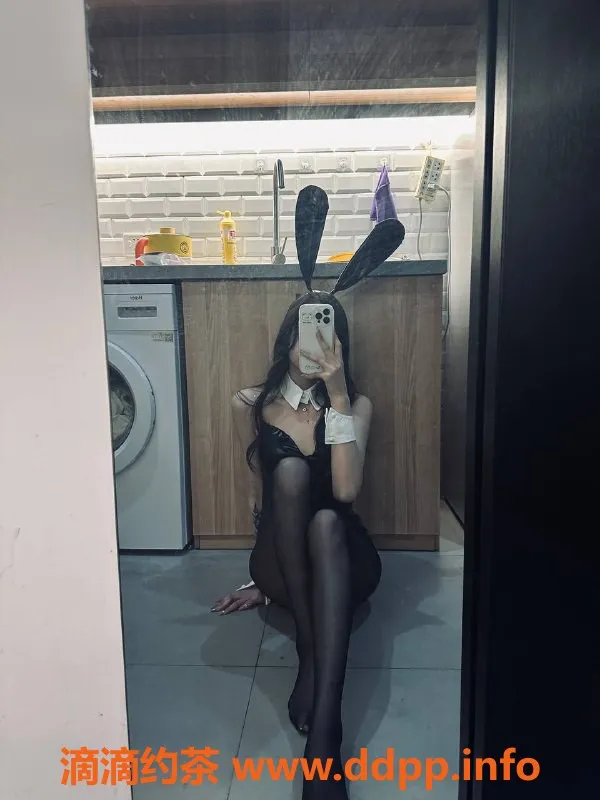 杭州上门服务-萧山区嫩妹沛沛，160cm 40kg 上门服务