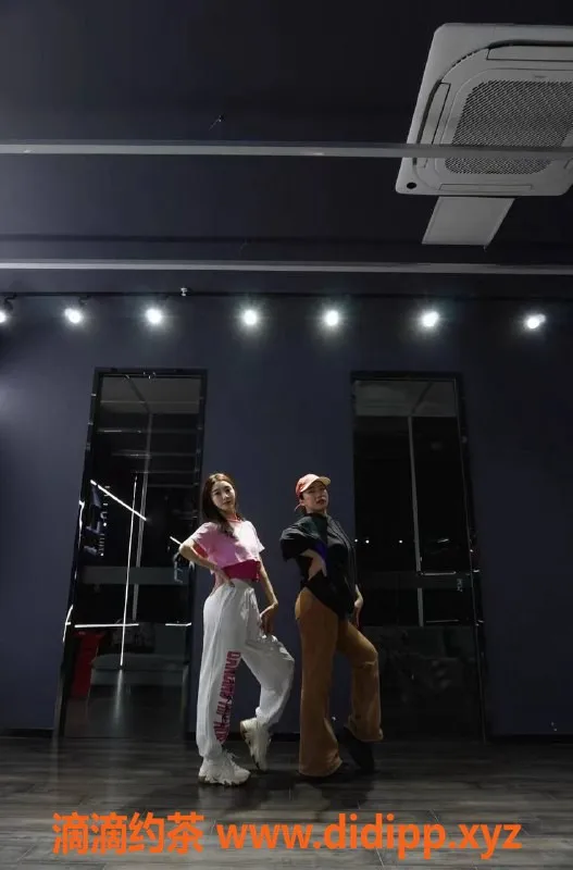 昆明楼凤-西山区静静—女友型服务，600元起