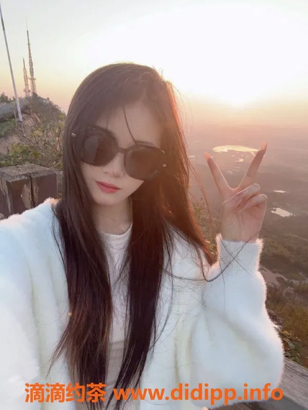 广州楼凤-天河嫩妹晓晓，600元约会服务