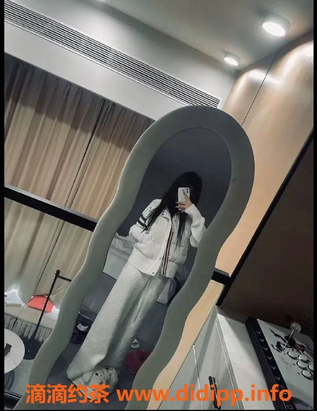 深圳楼凤-深圳龙华小果果，163cm，45kg，千元以下服务