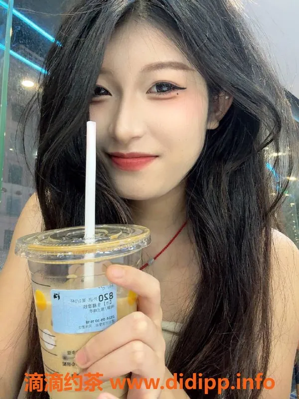 深圳楼凤-福田婉婉：900元体验舌吻与69调情