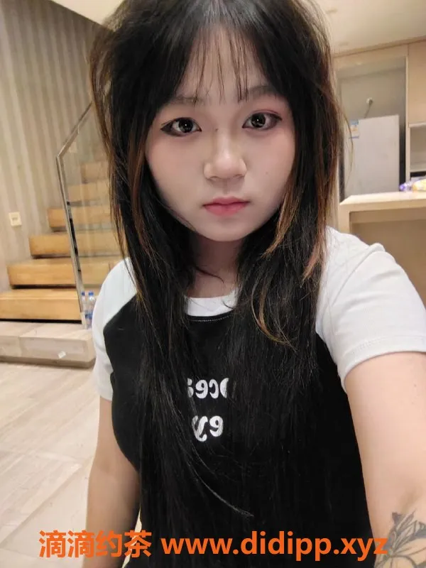 广州楼凤-天河小八嫩妹，超值5P服务等你体验