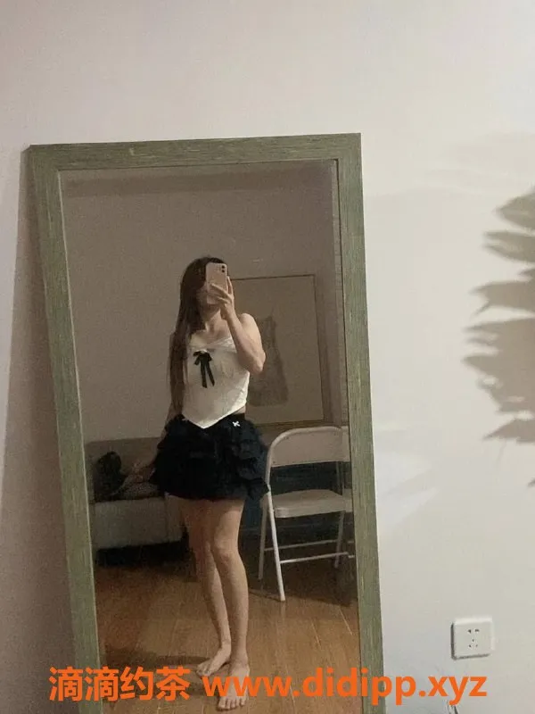 广州楼凤-番禺嫩妹茜茜，6P视频验证，尽享舌吻夜课！