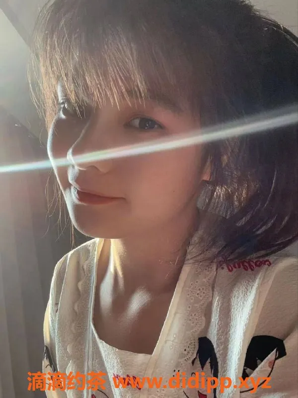 杭州楼凤-萧山区阳阳，163cm/51kg/23岁，千元以下服务