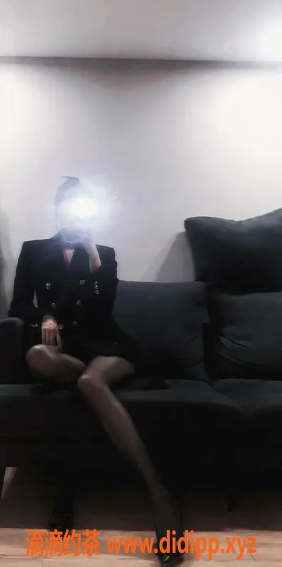 杭州楼凤-萱儿：22岁高挑美女 175cm/54斤/学妹兼职