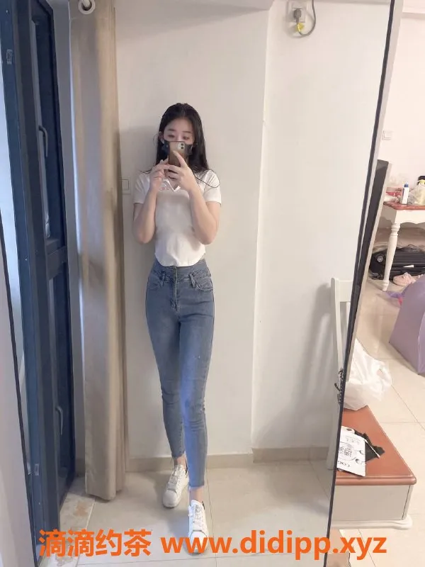 深圳楼凤-福田大胸妹口爆胸推服务，818元起