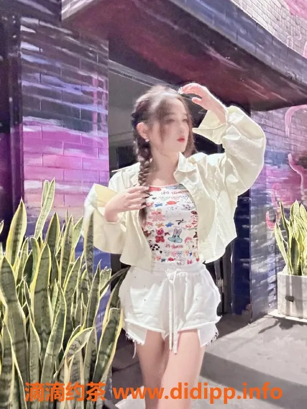 广州楼凤-天河果果，爆乳美女，600元一次服务