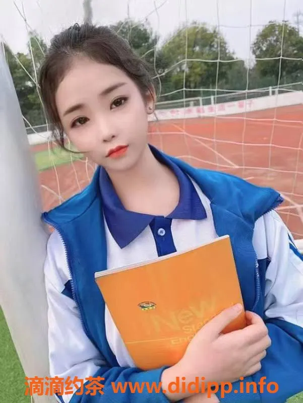 深圳楼凤-龙岗丝丝，900元体验六九与舌吻服务