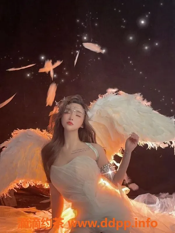 东莞楼凤-岚岚，24岁，160cm，45kg，全裸陪浴与按摩服务