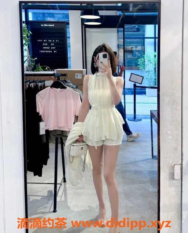 广州楼凤-越秀蓝妍：大胸御姐，8P课程等你来体验