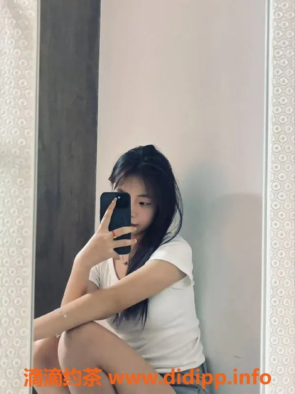 成都楼凤-武侯区小梓，课时费6p，尽享嫩妹服务