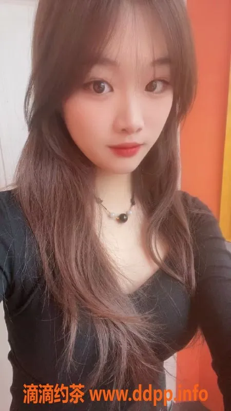 广州楼凤-广州市18岁小曦月，600元多重服务等你来体验