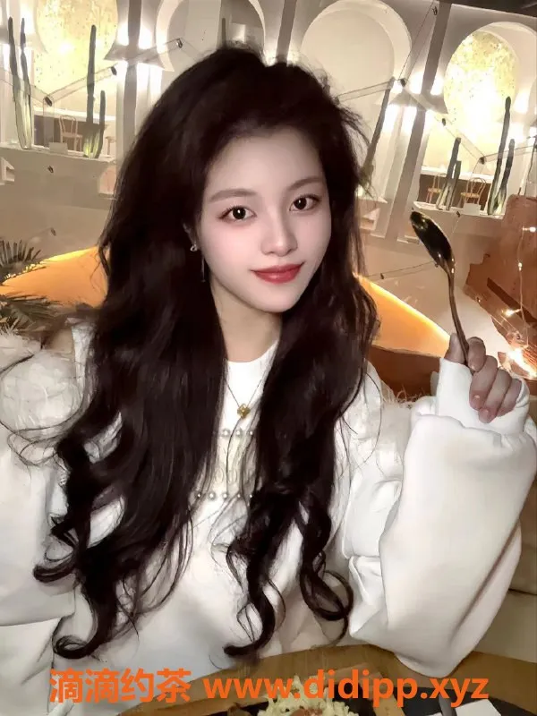 昆明楼凤-呈贡区小鱼，700元大学生兼职服务