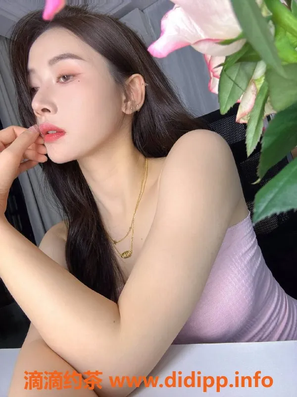 广州楼凤-白云琳汐，900水费，嫩妹大胸服务