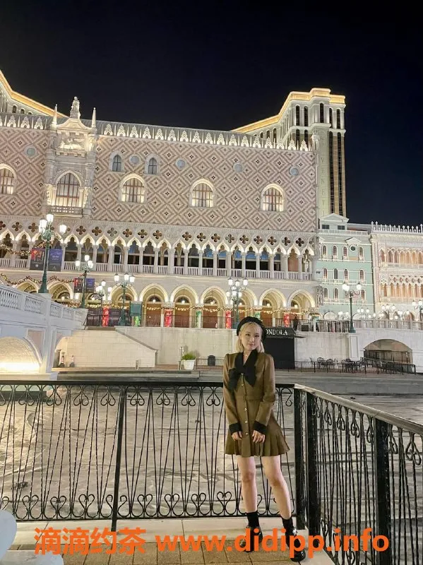 深圳楼凤-宝安露露：788元深喉、制服服务，值得一试！