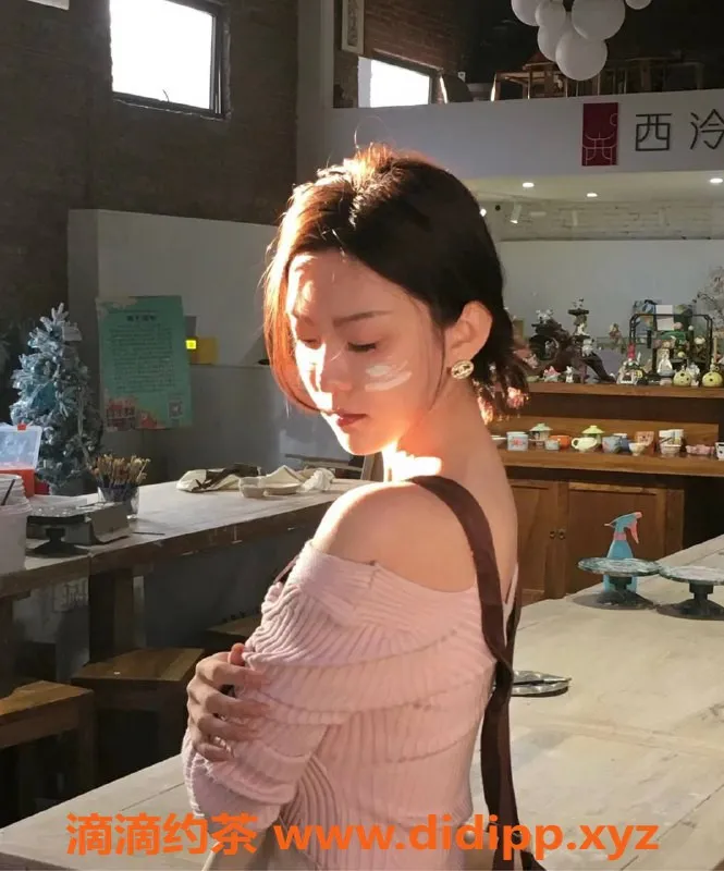 深圳楼凤-福田晓颜，850元Kiss，优质深喉服务