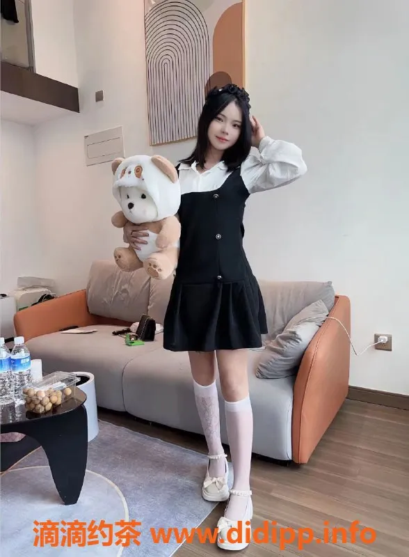 成都楼凤-成都洋洋，娇小嫩妹，态度好服务全