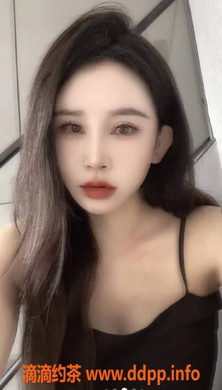 深圳楼凤-龙华活好大胸妹，898起家，有多种服务等你来体验！