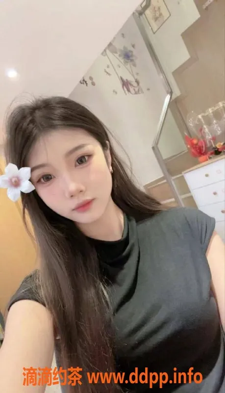 深圳楼凤-龙华18岁思思，163cm、45kg，1000元尊享服务