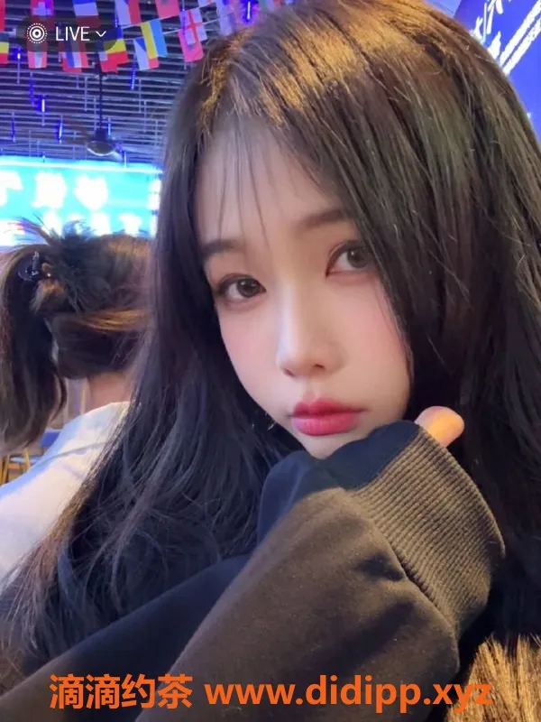 广州楼凤-天河御姐尹夏沫，14P视频验证大长腿