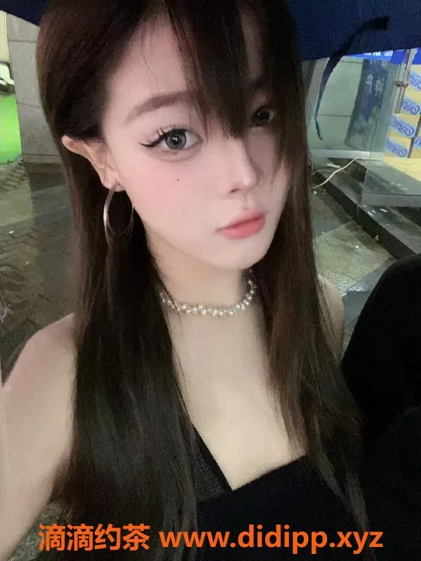 广州楼凤-天河嫩妹楠娜，8P视频验证，尽享舌吻与大长腿